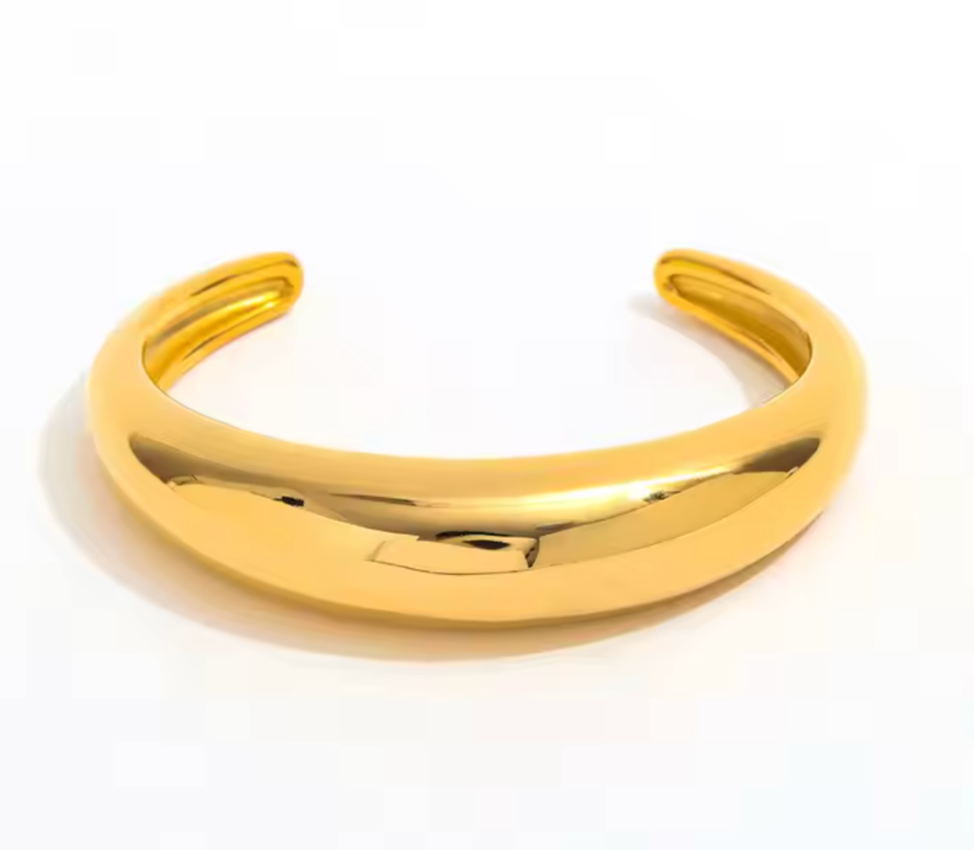 Luna - Our Luna adds a touch of ethereal charm to any outfit with its bold crescent moon shape. Elevate your jewelry collection by stacking her with your favorites or let her be the star of the show all on her own.